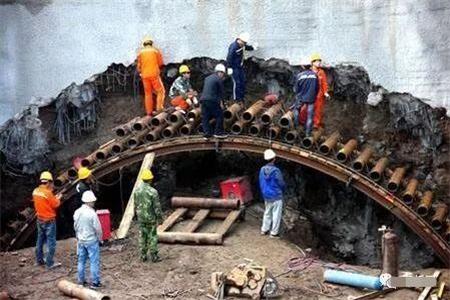 五龙口镇隧道钢花管支护案例
